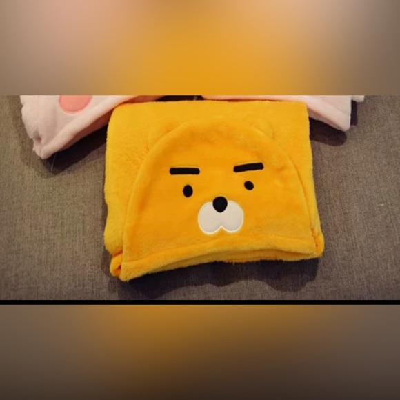 Korean cartoon character plush cloak blanket shawl - Picture 2 of 6